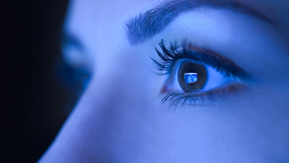 Efectos de la luz azul en la salud ocular